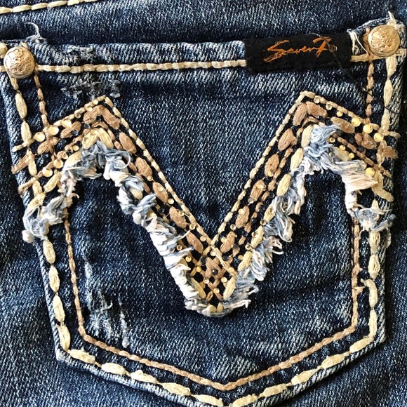 Raw Hem Cut-off Shorts Distressed  Size 4 - Picture 9 of 9